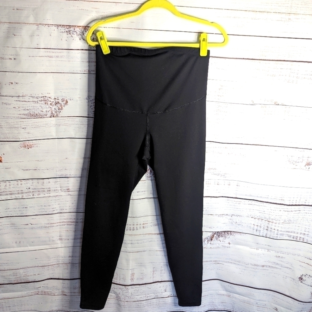 NWOT Old Navy Elevate Black Maternity Pant/ Leggings M